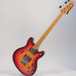 Fender Semi-Hollow Short-Scale Starcaster Bass (STARCASTERBASS)